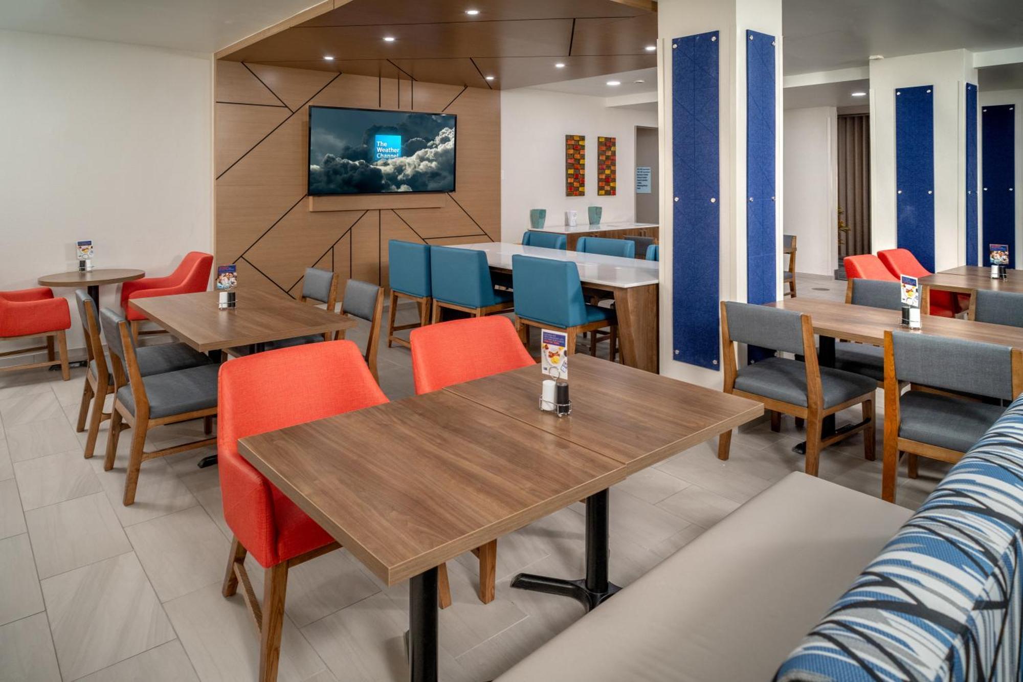 Holiday Inn Express & Suites Cross Lanes By Ihg Экстерьер фото